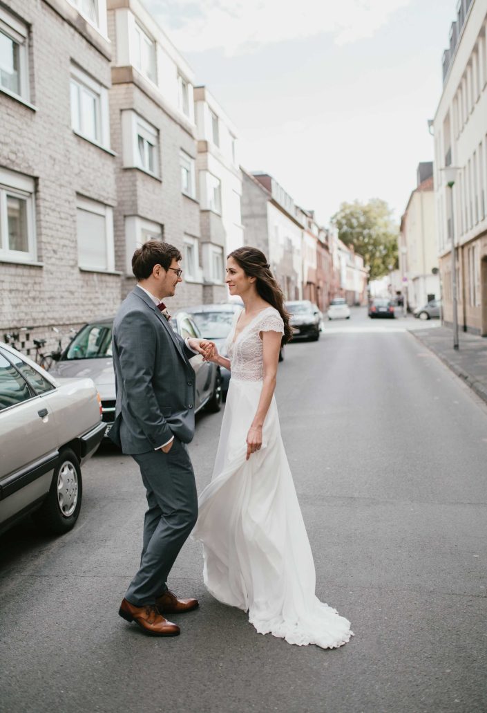 hochzeitsfotograf-muenster-brautpaar-am-lotharinger-kloster-standesamt-in-muenster